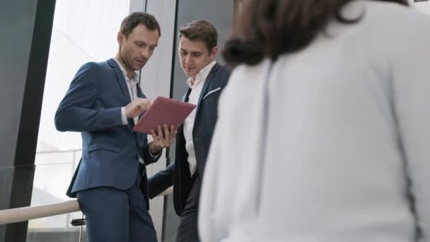 Low Angle View Two Caucasian Businessmen Wearing Formalwear Standing Stairs — Stockvideo