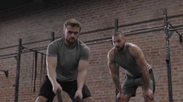 Aussperrung Eines Professionellen Crossfit Trainers Der Muskulöse Kaukasische Sportler Sportbekleidung — Stockvideo