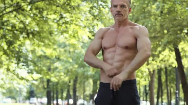 Medium Shot Muscular Middle Aged Caucasian Sportsman Naked Torso Standing — Stock Video