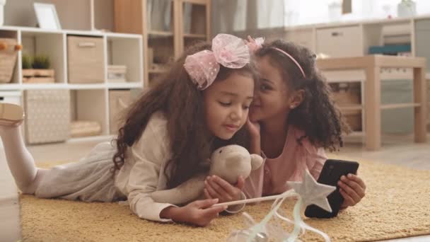 Steadicam Two Adorable Mixed Race Little Sisters Wearing Headbands Bows — Stock Video