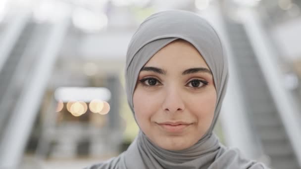 Close Portrait Young Mixed Race Woman Wearing Grey Hijab Standing — Stock Video