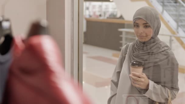 Lockdown Young Muslim Woman Wearing Grey Abaya Hijab Standing Show — Stock Video