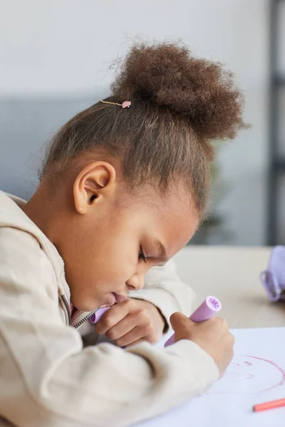 Vertical Side View Portrait Cute African American Girl Drawing Pictures — Stock Photo, Image