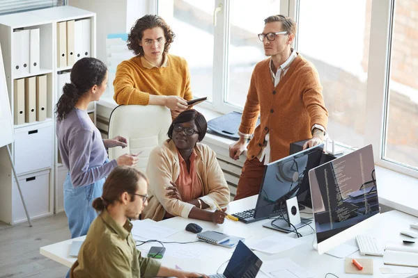 High Angle View Multi Ethnic Development Team Collaborating Business Project — Stock Photo, Image