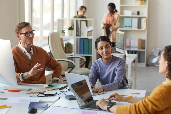 Portret Van Diverse Business Team Samen Werken Aan Het Project — Stockfoto