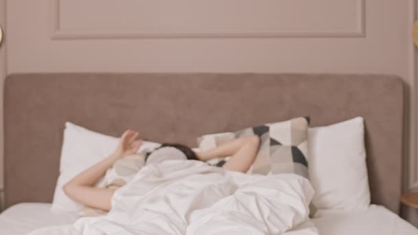 Medium Young Caucasian Woman Lying Bed Waking Morning Sitting Taking — 图库视频影像