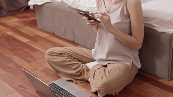 High Angle Unrecognizable Woman Wearing Pajamas Sitting Floor Her Bedroom — Stock Video