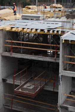 yüksek doğmak İnşaat