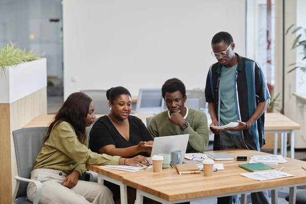 Collèges sceptiques Regarder la présentation — Photo