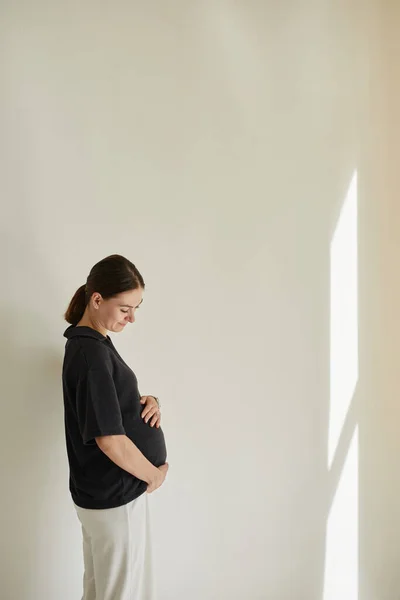Komplexní břicho těhotná žena — Stock fotografie