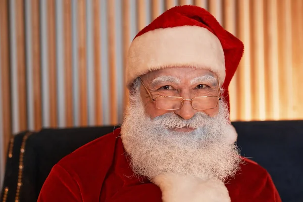 Souriant beau Père Noël — Photo