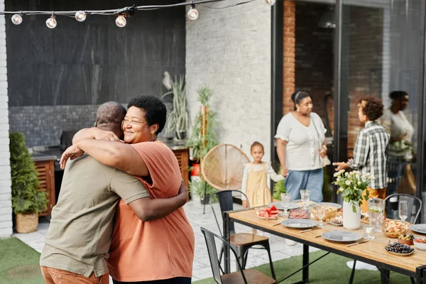 Gastvrije gasten bij Family Gathering — Stockfoto