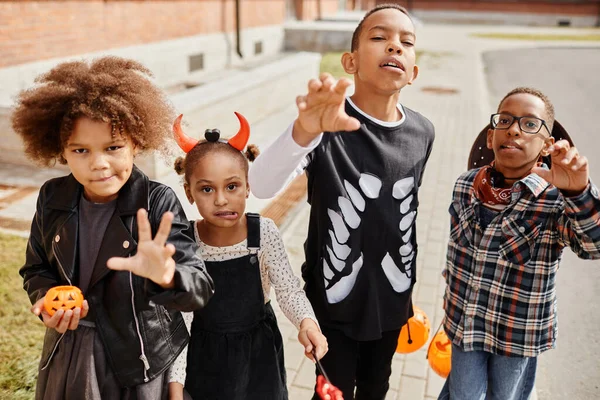 African American Kids Trick or Treating in Street — Stock Photo, Image