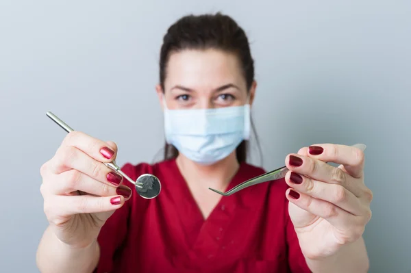 Concepto de mujer dentista exitosa con enfoque selectivo — Foto de Stock