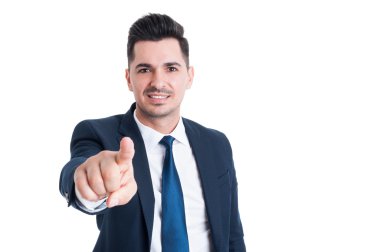 Satıcı poiting parmak kamera ve gülümseyen