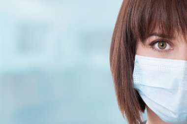 Yarım yüz ve sağ gözü bir kadın doktor Close-Up