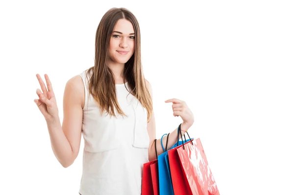 Mode-Frauenporträt mit jugendlichem Shopaholic — Stockfoto