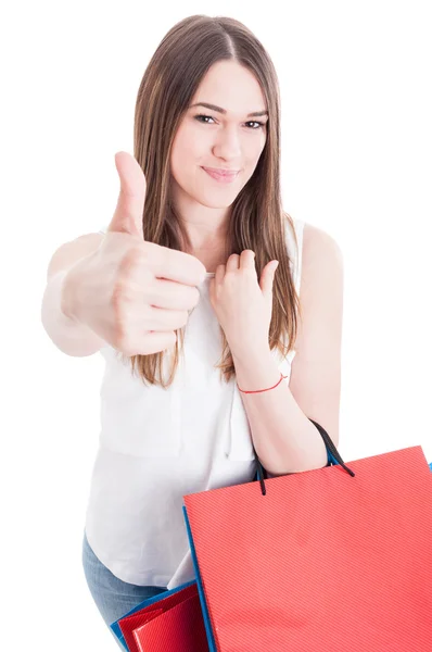 Μεγάλη έννοια των πωλήσεων με χαμογελαστά ψώνια θηλυκό που δείχνει αντίχειρα u — Φωτογραφία Αρχείου