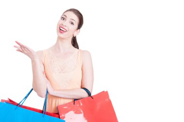 Alışverişte güzel bayan mutlu ve içerikli olmak