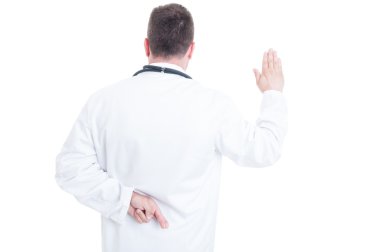 Ambulans veya doktor Hipokrat yemini hakkında yalan arkadan görünüm