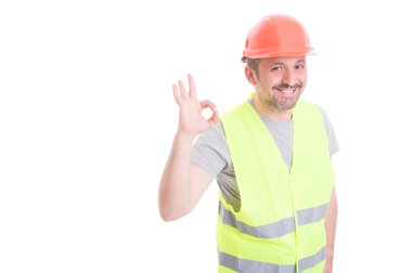 Yelek ve kask Tamam gösterilen neşeli Oluşturucu
