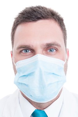 Doktor ameliyat maskesi ile portresi