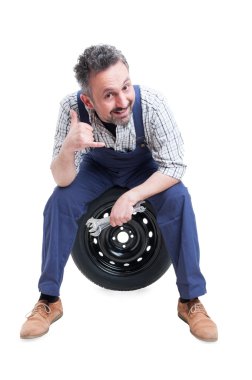 Spanner ile yakışıklı mekanik ile arama konsepti