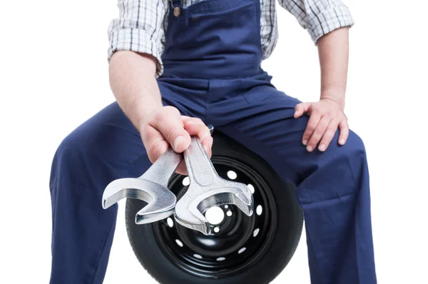 Close-up of steel wrench in mechanic man hand — Stock Photo, Image