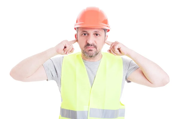 Constructor masculino haciendo no escuchar ningún gesto maligno — Foto de Stock