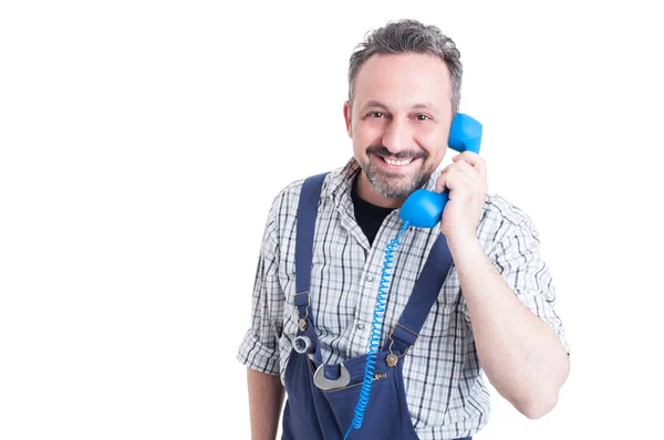 Feliz mecánico guapo hablando por teléfono vintage —  Fotos de Stock