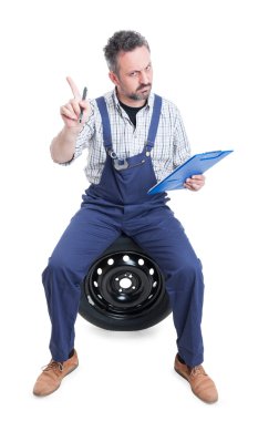 Ret jest yaparak kontrol listesi ile genç ciddi çalışan