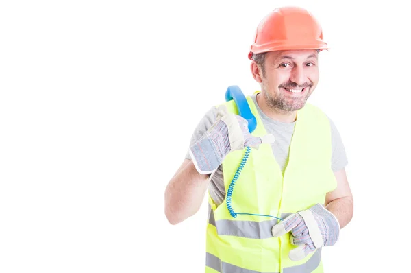 Sorrindo engenheiro masculino feliz em roupas de segurança — Fotografia de Stock