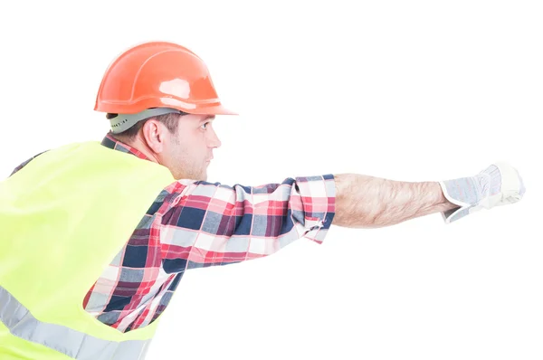 Bouwer in superheld pose doen vliegen gebaar — Stockfoto