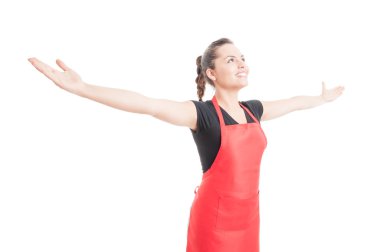 Silah geniş açık tutarak kendine güvenen güzel çalışan