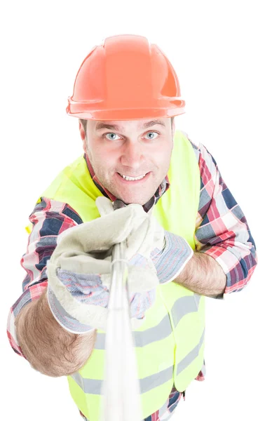 Sorrindo construtor masculino tomando um auto retrato — Fotografia de Stock