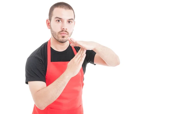 Giovane macellaio mostrando segno di time out — Foto Stock