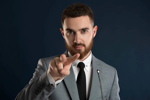 Jovem Homem Negócios Dizendo Que Tenho Meus Olhos Você Usando Fotografia De Stock