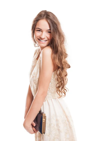 Bella modella femminile con lunghi capelli naturali sorridenti — Foto Stock