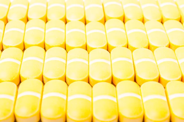 Píldoras amarillas Primer plano —  Fotos de Stock