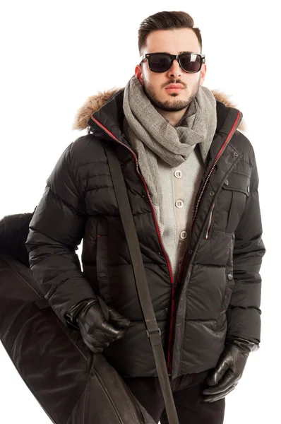 Homem vestindo roupas de inverno pronto para viajar — Fotografia de Stock