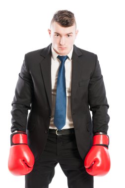 Boks eldiven giymiş rekabetçi kurumsal patron