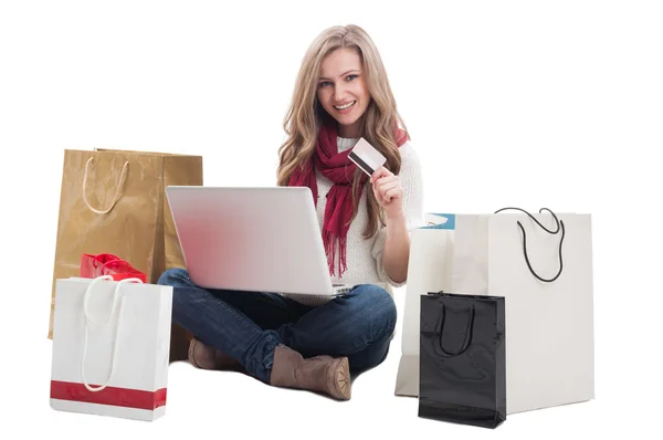 Satisfied shopping woman using credit or debit card — Stock Photo, Image