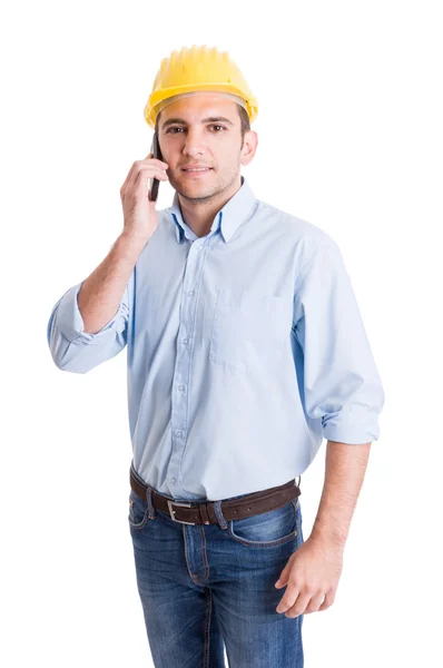 Konuşmak smartphone üzerinde modern bir mühendis portresi — Stok fotoğraf