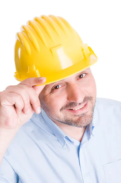 Engenheiro educado ou arquiteto tocando capacete — Fotografia de Stock