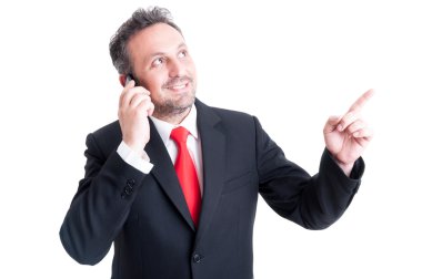Telefonda konuşurken bir ideea sahip iş adamı