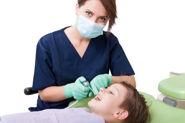 Mujer dentista con concepto de paciente infantil — Foto de Stock