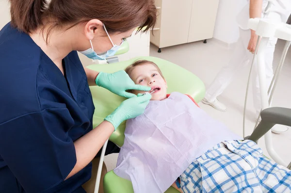 Periodic dental exam for kids concept — Stockfoto