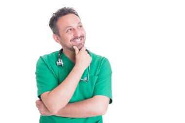 Confindent ve gülümseyen doktor