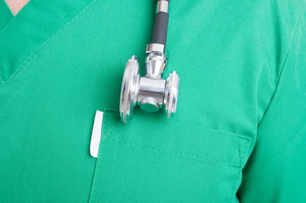Stéthoscope sur uniforme médical — Photo