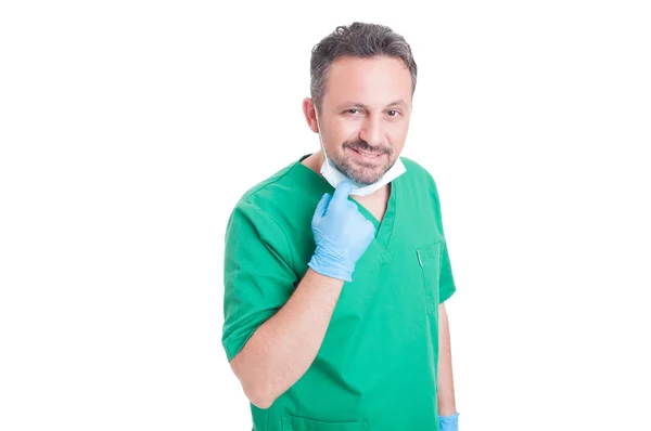Guapo cirujano posando — Foto de Stock